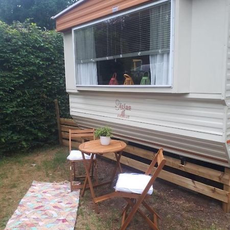 Caravan In Bosrijk Gebied Hotel Zuidlaren Bagian luar foto
