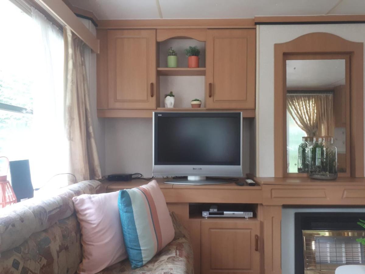 Caravan In Bosrijk Gebied Hotel Zuidlaren Bagian luar foto